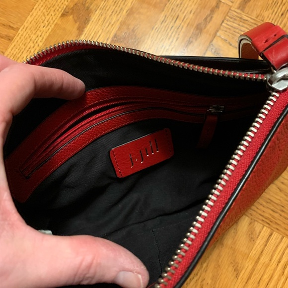 ❤️A Beautiful Red Leather Purse♥️ - Picture 4 of 9